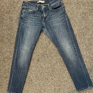 Levi Capris